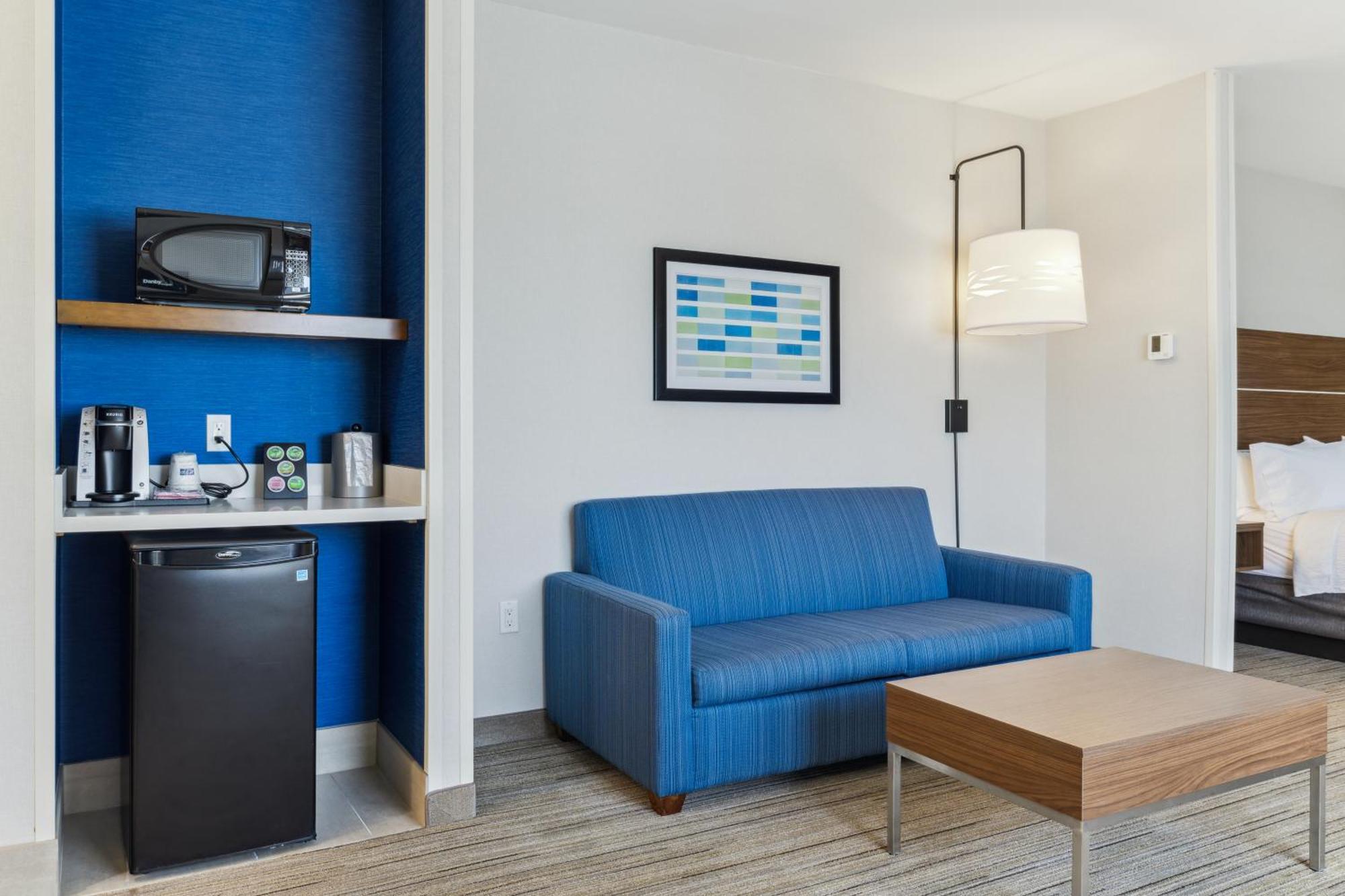 Holiday Inn Express & Suites Mountain View Silicon Valley By Ihg Exterior photo