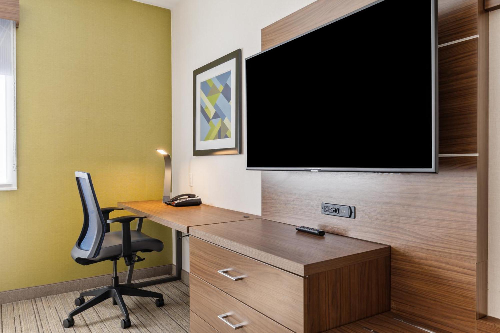 Holiday Inn Express & Suites Mountain View Silicon Valley By Ihg Exterior photo