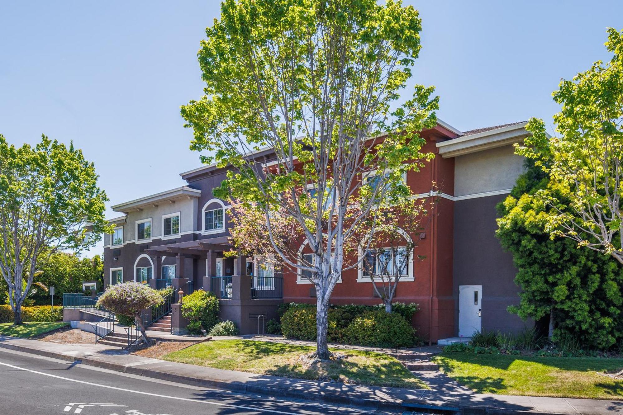 Holiday Inn Express & Suites Mountain View Silicon Valley By Ihg Exterior photo